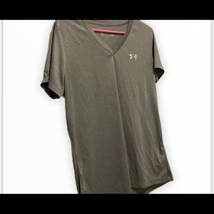 Under Armour V neck sport short